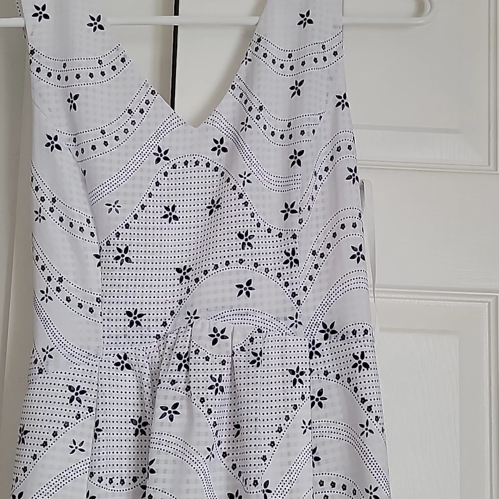 Doe &Rae Dress - Picture 3 of 4